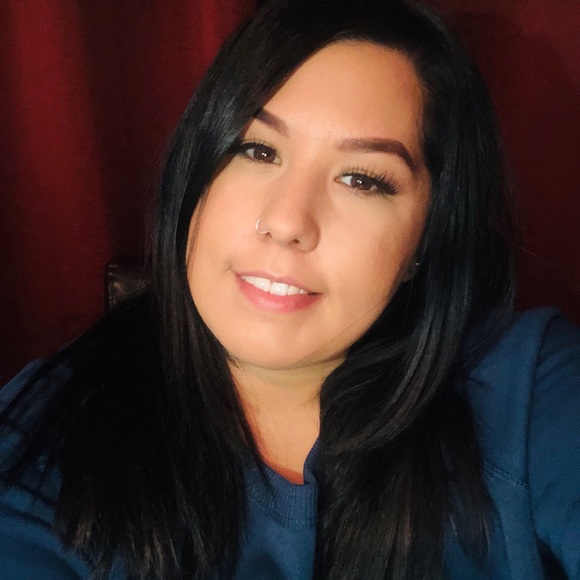 Meet your Posher, Anjelica - Picture 1 of 1